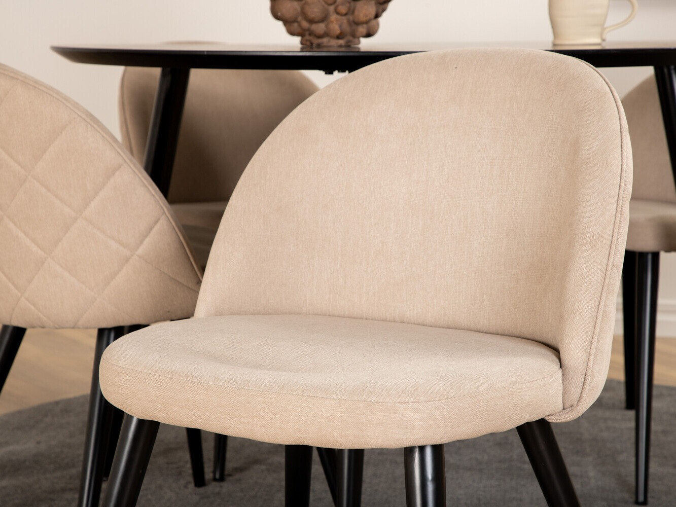Borðstofusett Dallas 2545 (Beige + Svartur)