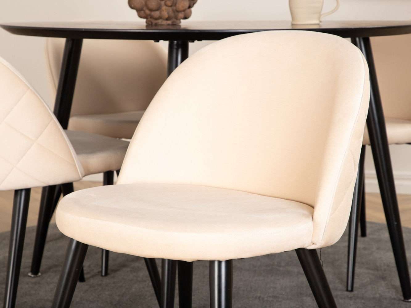 Borðstofusett Dallas 2545 (Rjómalitur + Svartur)