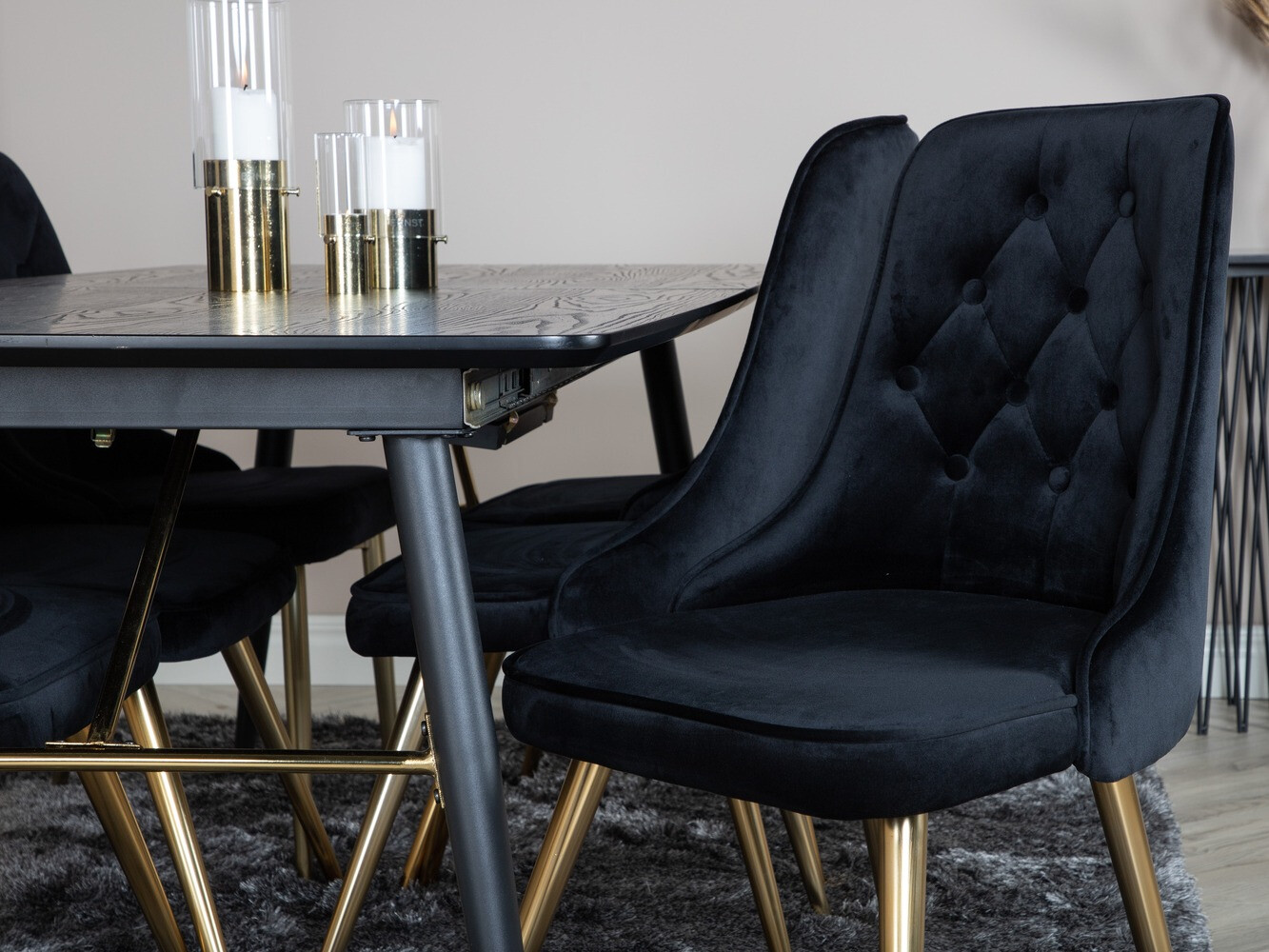 Borðstofusett Dallas 1453 (Svartur + gylltur)