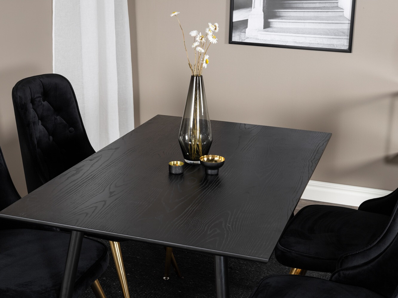 Borðstofusett Dallas 1673 (Svartur + gylltur)