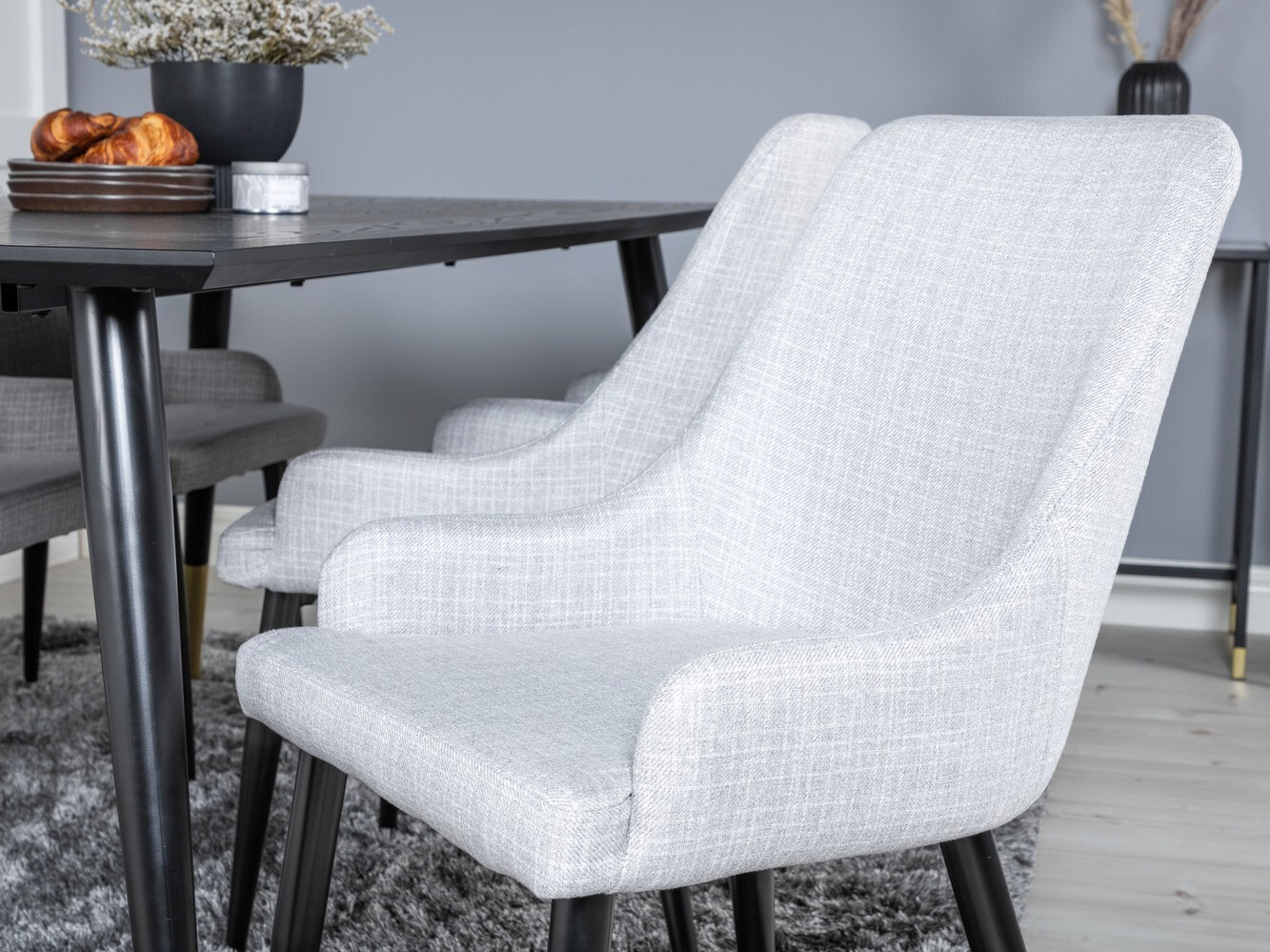 Borðstofusett Dallas 2599 (Svartur + Messing)