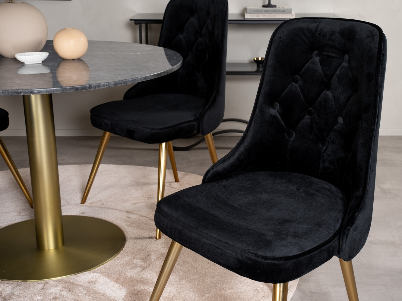 Borðstofusett Dallas 370 (Svartur + Gylltur)