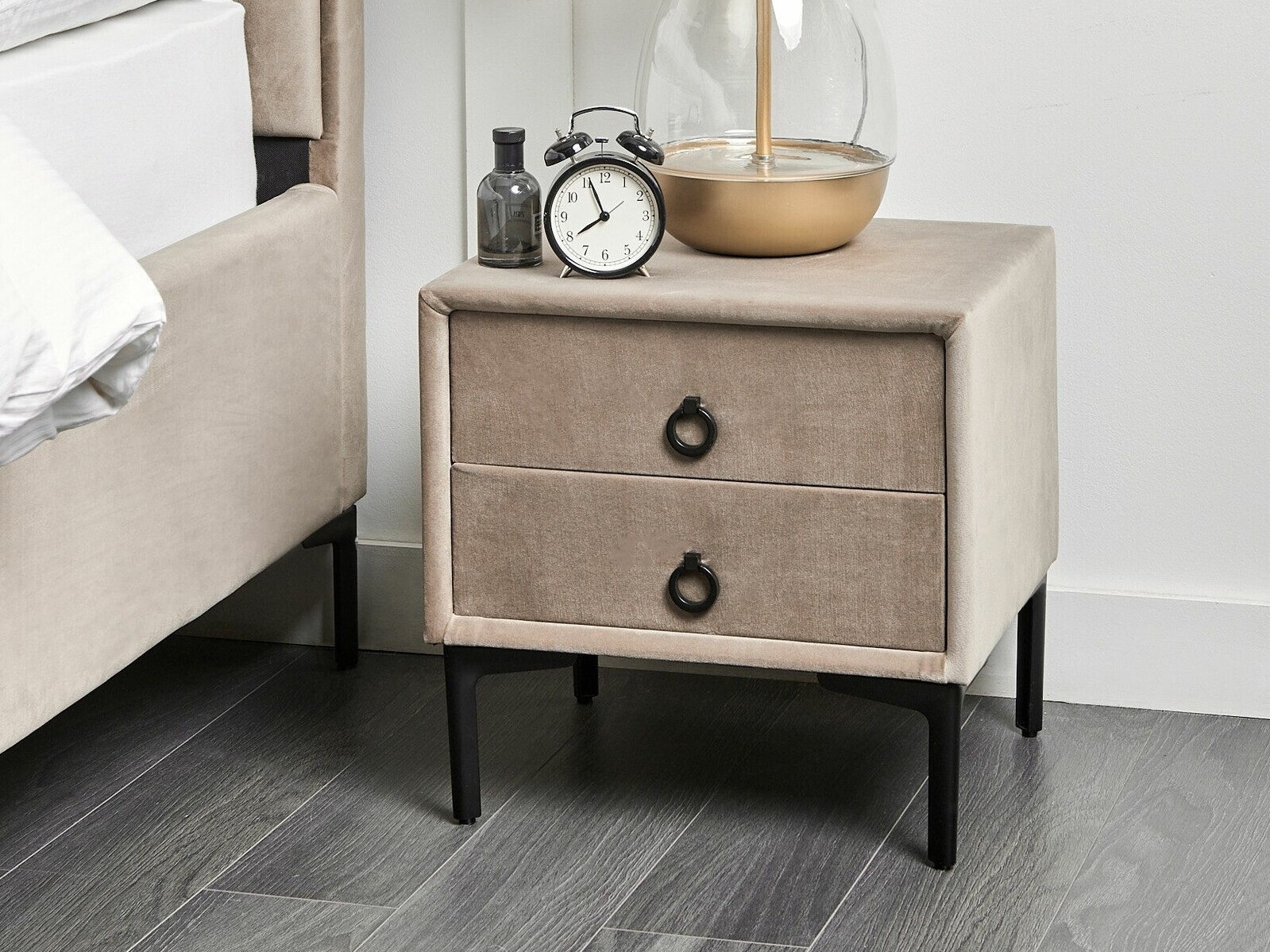 Náttborð Berwyn 305 (Taupe)