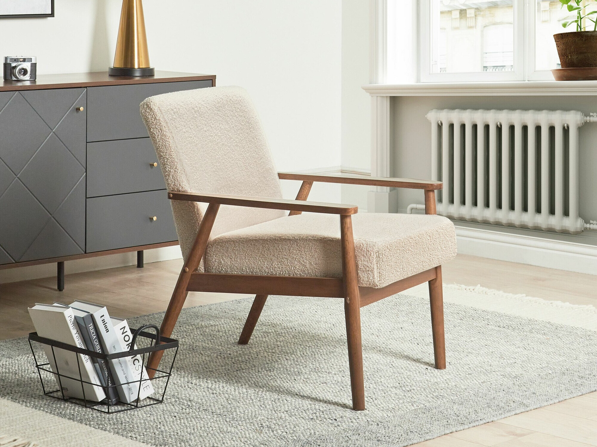 Hægindastóll Berwyn 2214 (Dökkur viður + Beige)
