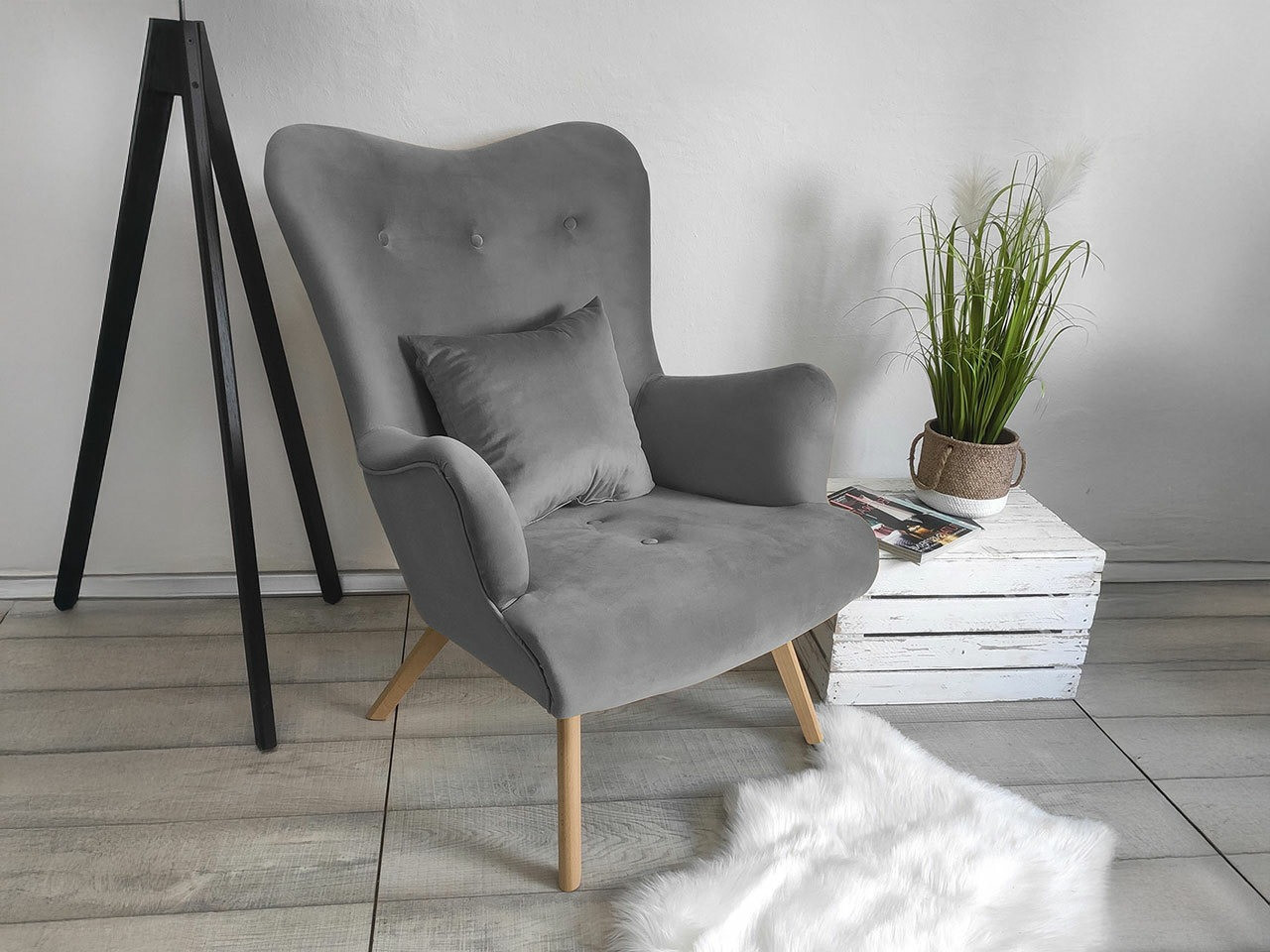 Hægindastóll Clovis 102 (Magic Velvet 2217)