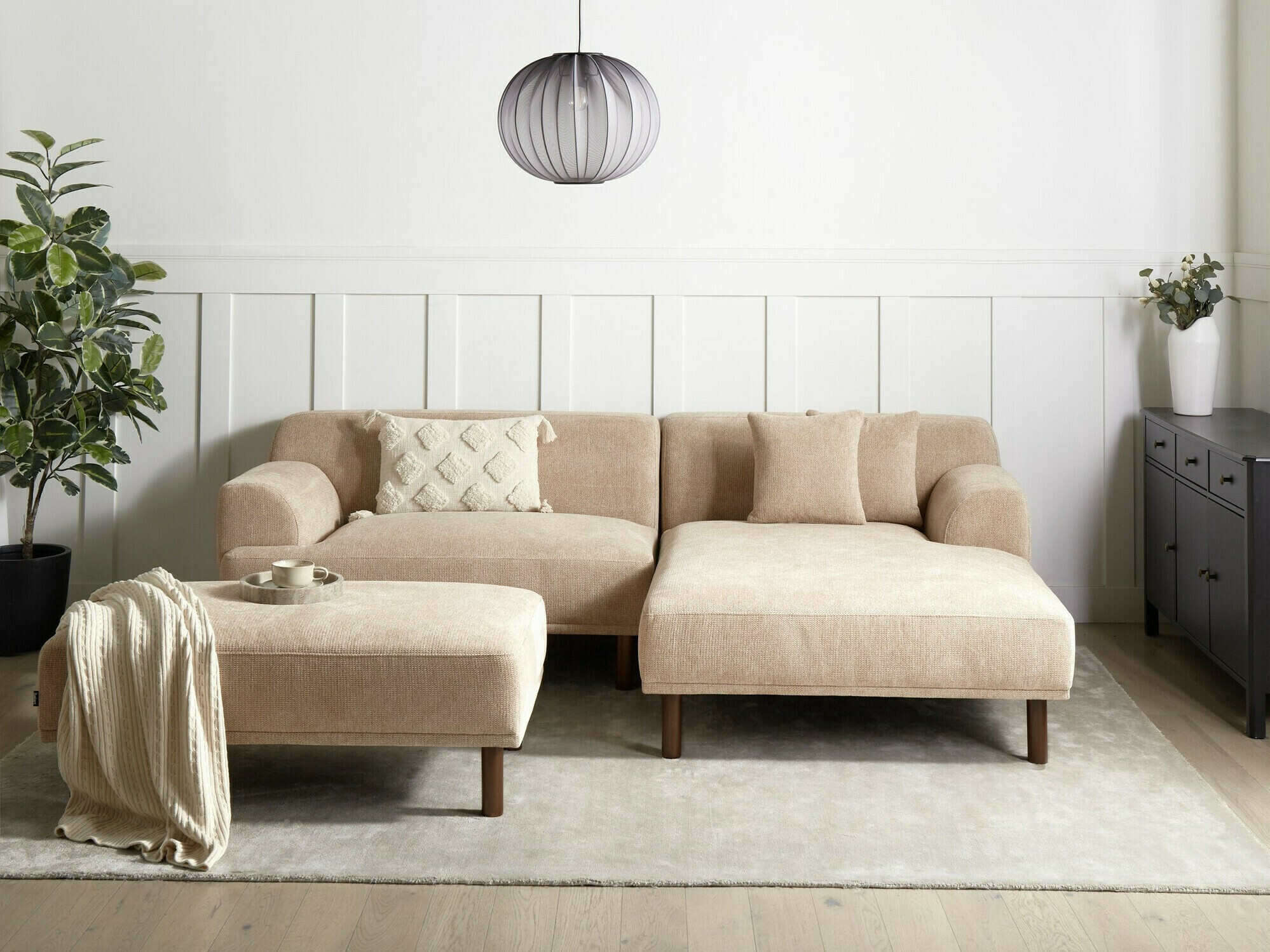 Bólstraður bekkur Berwyn 2559 (Beige)