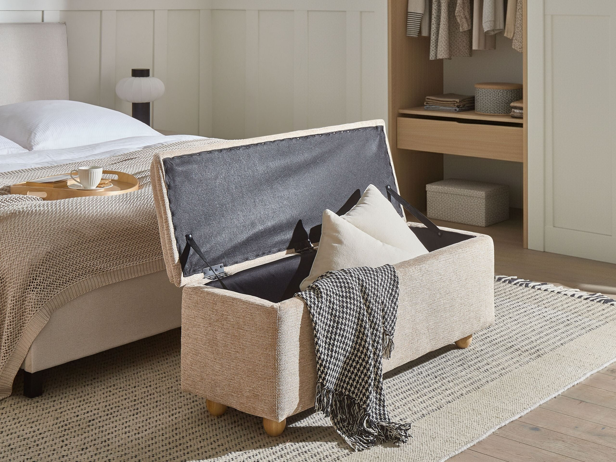 Bólstraður bekkur Berwyn 2918 (Beige)