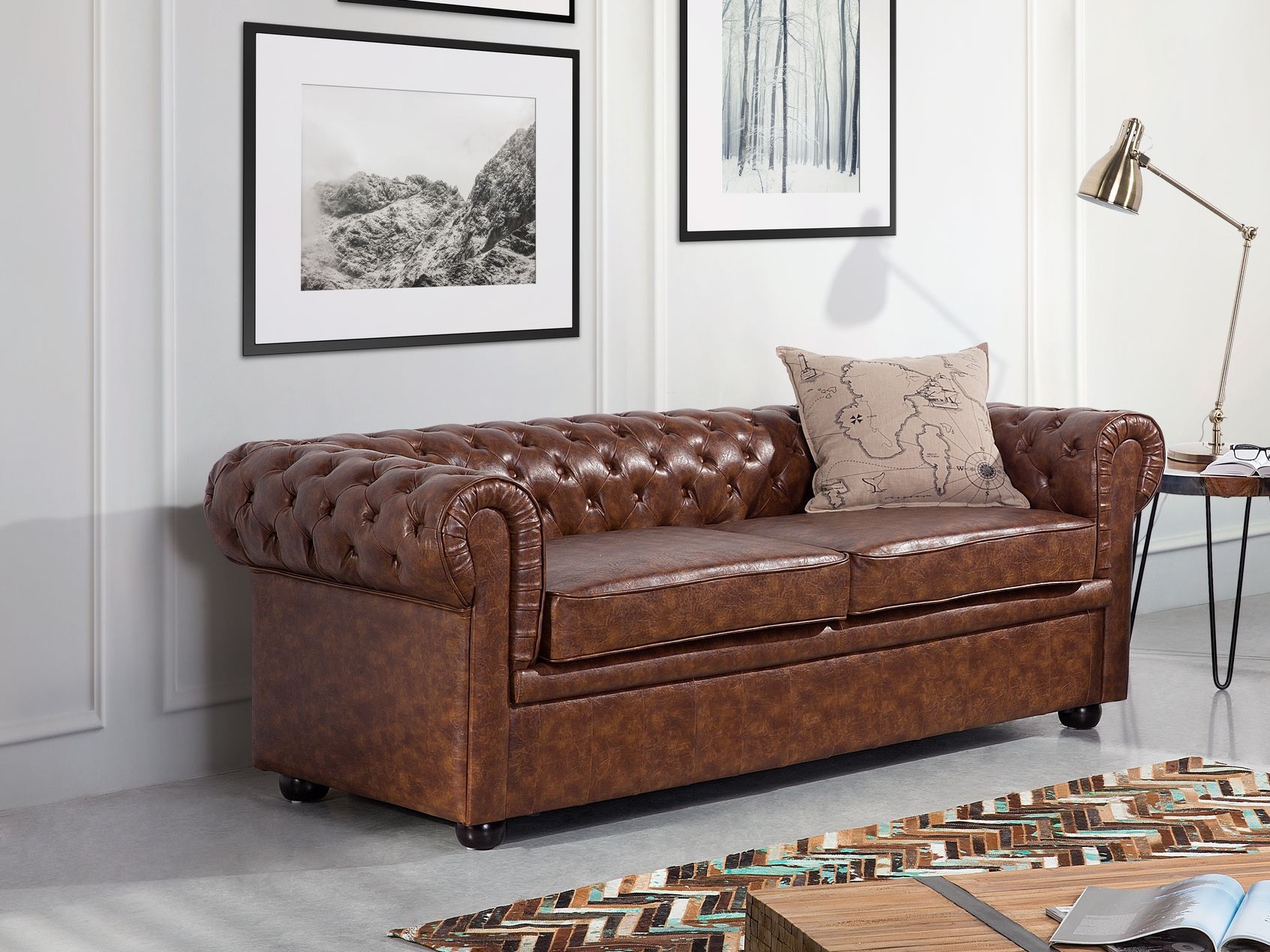 Chesterfield-sófi Berwyn 832 (Brúnn)