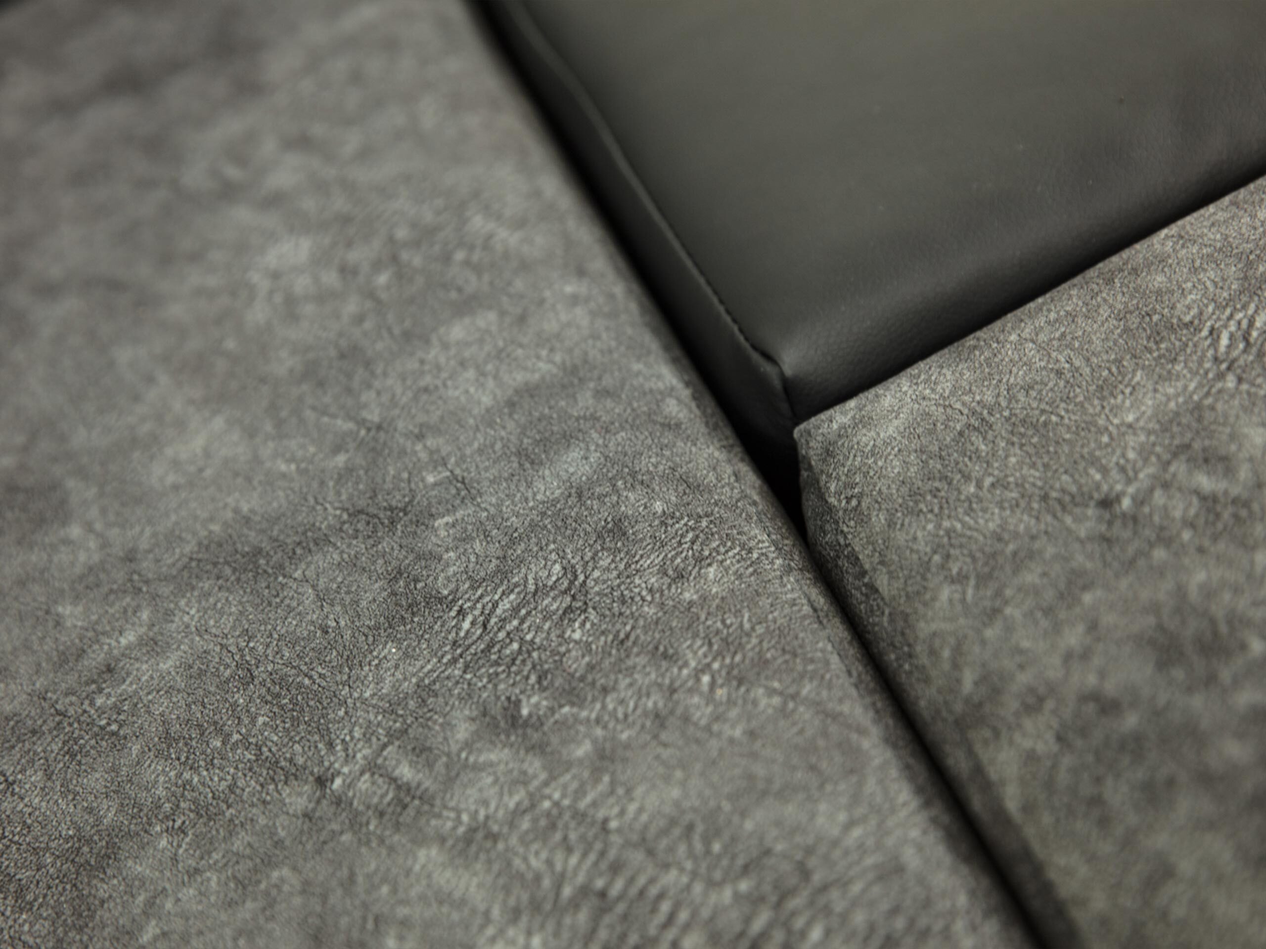 Horn­sófi Comfivo Olivetum I (Uttario Velvet 2956 + Uttario Velvet 2955)
