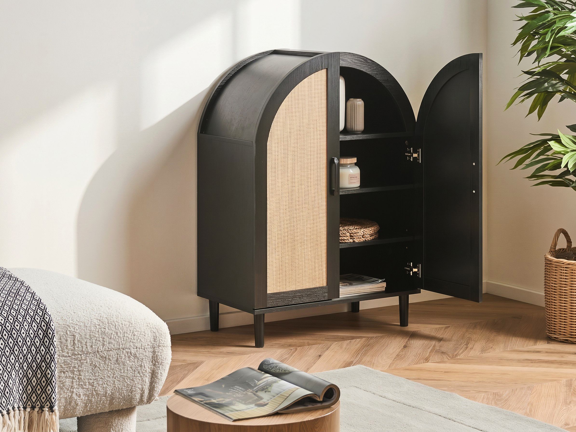 Skenkur Berwyn 3354 (Svartur + Rattan mynstur)