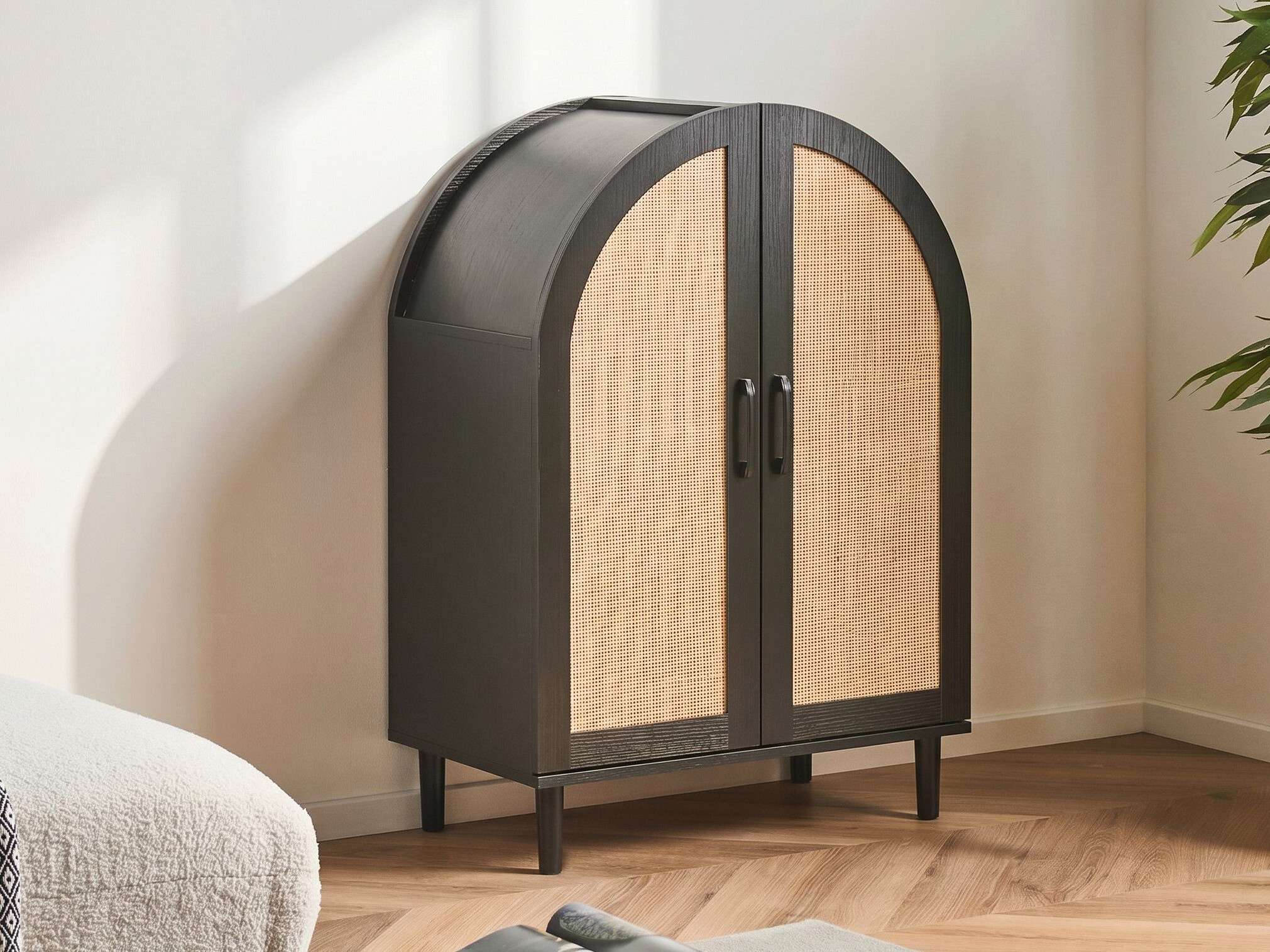 Skenkur Berwyn 3354 (Svartur + Rattan mynstur)